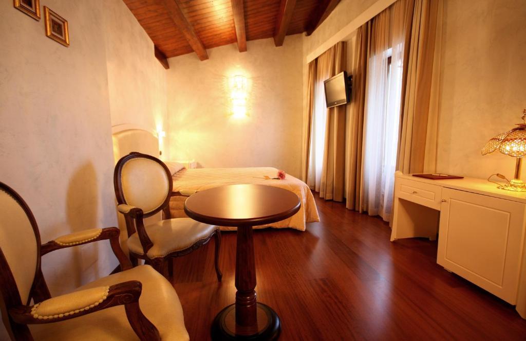 Hotel Rojan Sulmona Rum bild