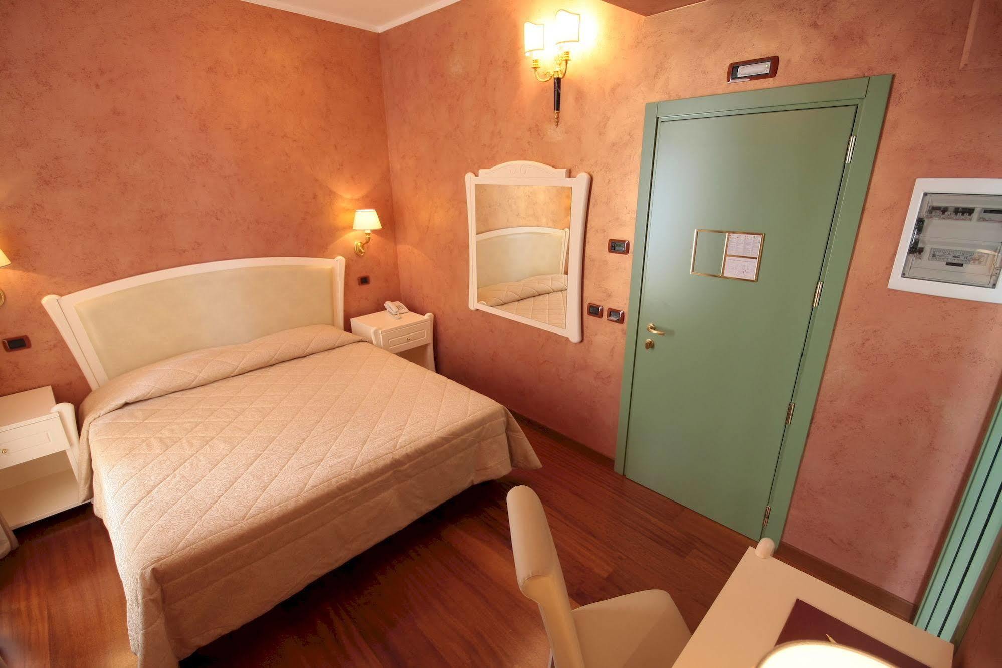 Hotel Rojan Sulmona Exteriör bild