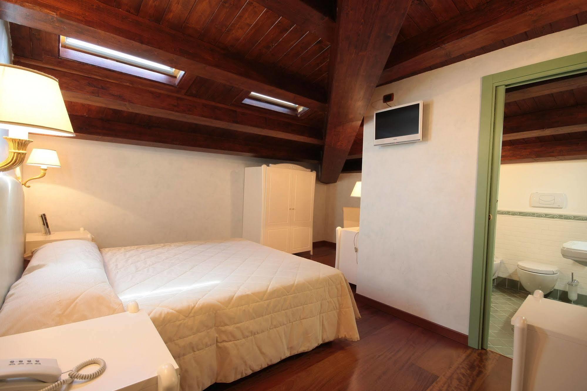 Hotel Rojan Sulmona Exteriör bild